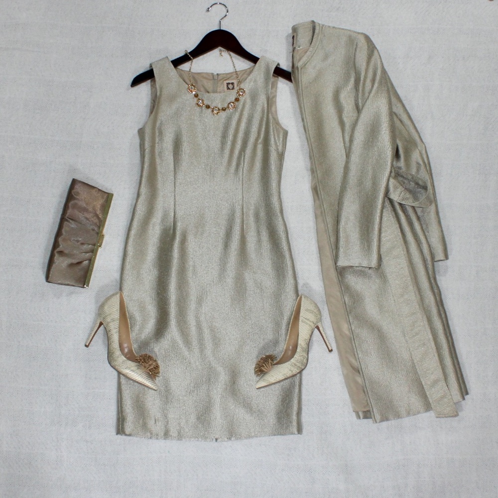 Stunning Champagne Metallic Coat Dress Sui…